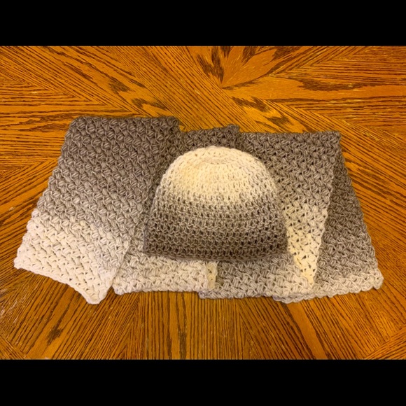 Hand-crocheted women’s winter hat & scarf set - Picture 5 of 7